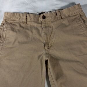 J. Crew mens khaki basic flat front 9" inseam chino shorts - size 32